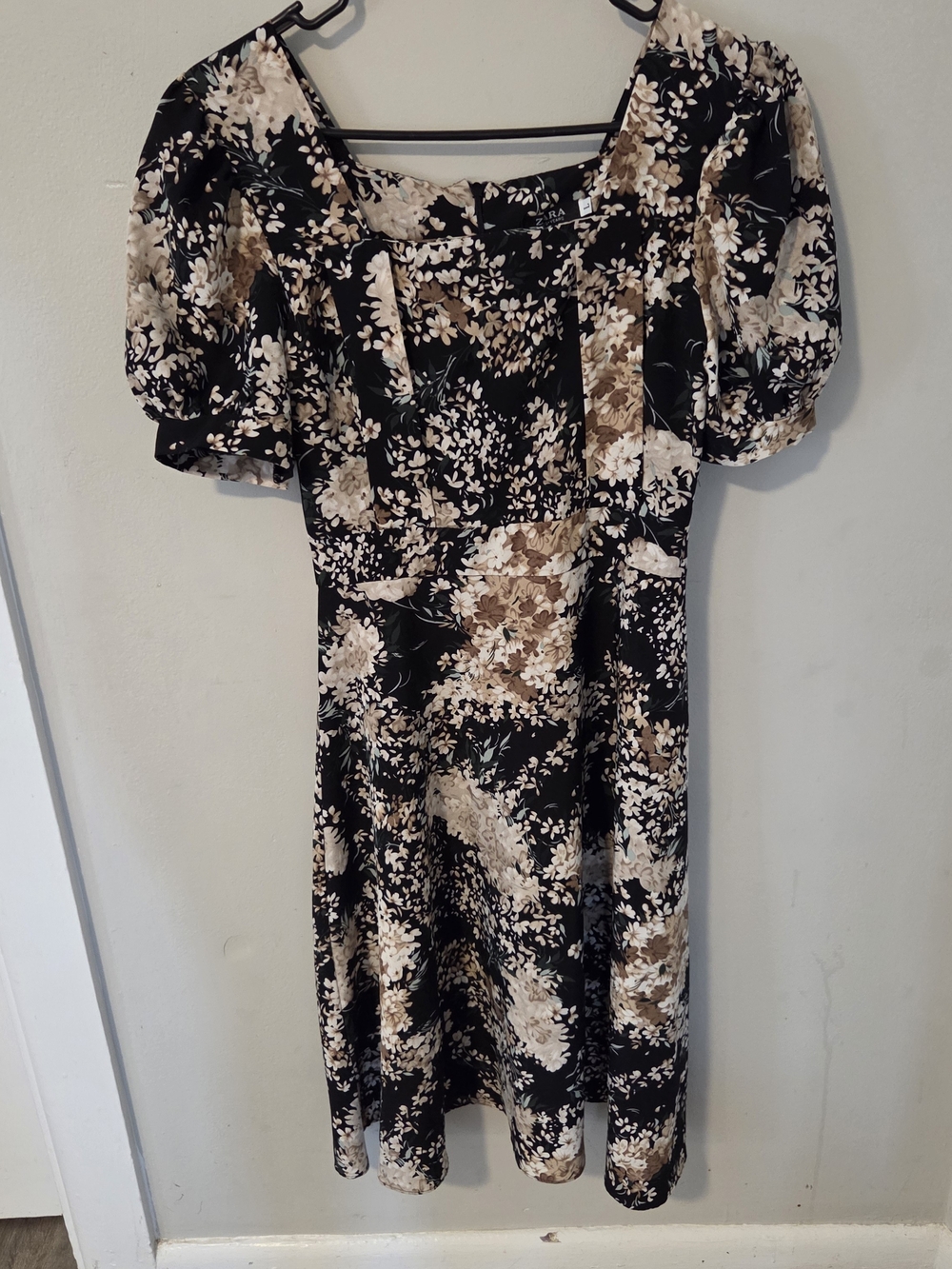 Zara Black Floral Square-Neck Puff-Sleeve Dress